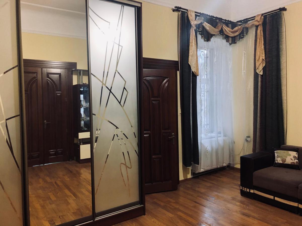 У Богдана Lviv Exterior foto